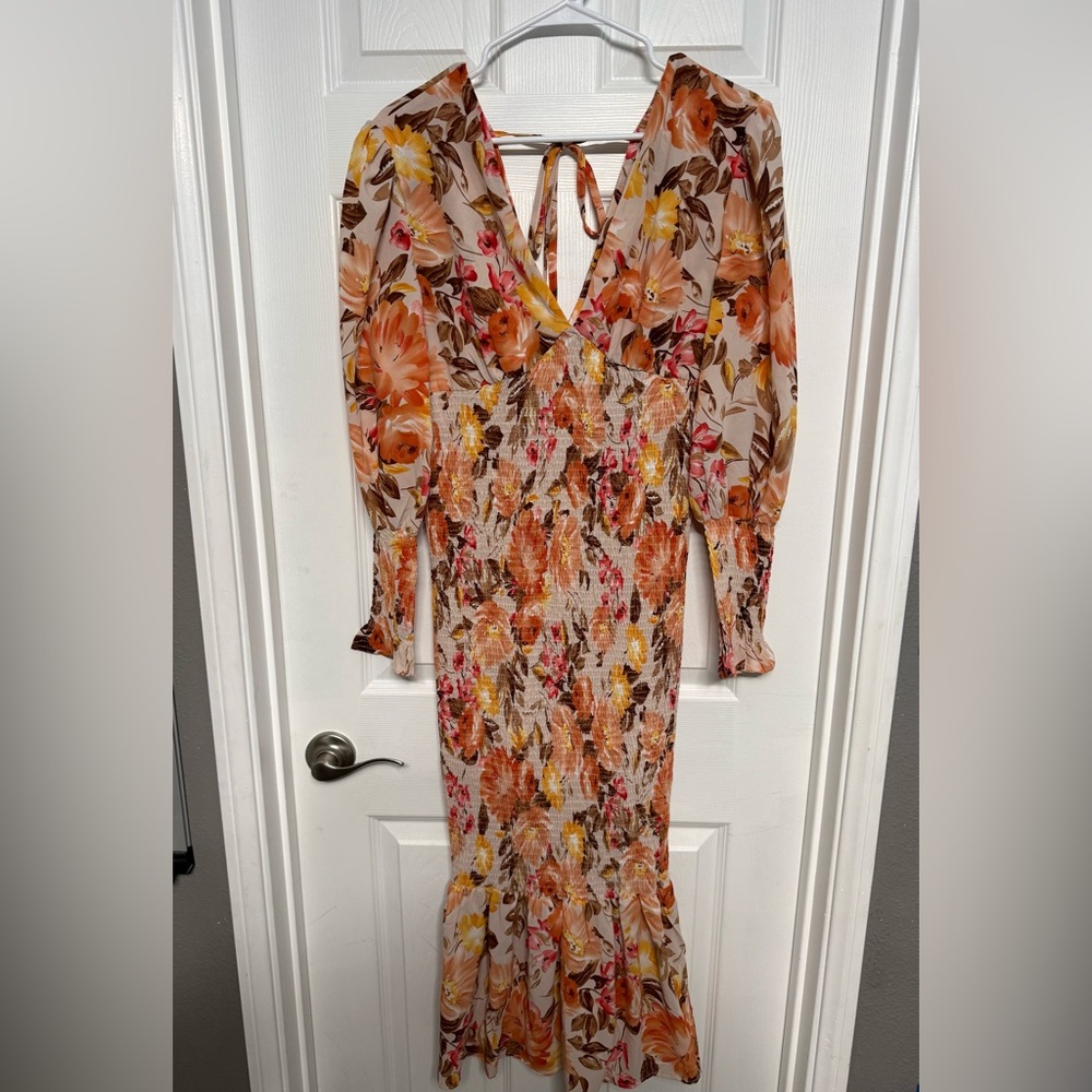 Floral Smocked V-Neck Midi Dress - Picture 2 of 6